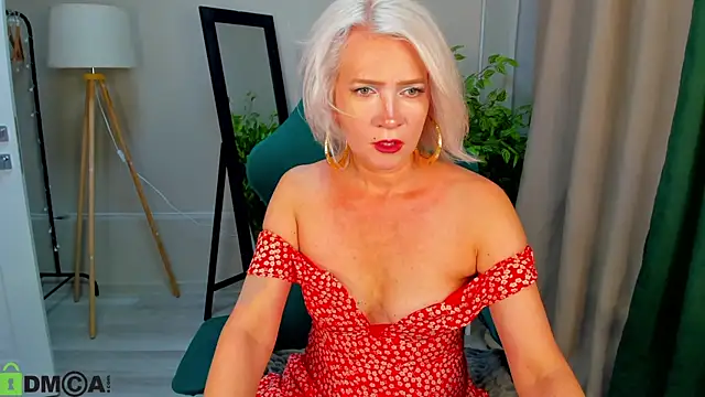 Snapshot of Ledi_Luna chatting on June 2026 08:44:01 AM Ledi Luna online show from June 2026 08:44:01 AM