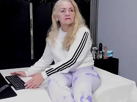 queenstarhy online show from March 2026 03:45:01 AM