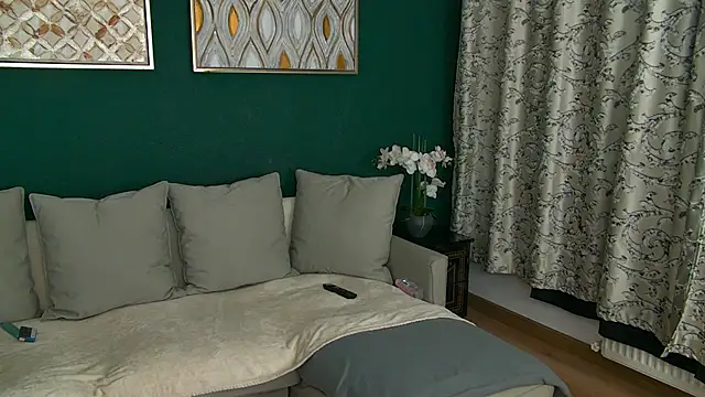 SkinnyNatty online show from April 2026 03:52:01 AM