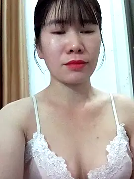 Bondgirl 9 online show from May 2026 07:01:01 PM