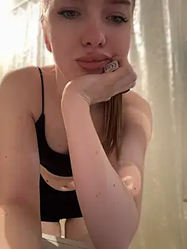 KayShaw online show from April 2026 03:35:02 PM