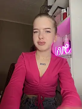 Snapshot of KayShaw chatting on March 2026 06:10:02 AM KayShaw online show from March 2026 06:10:02 AM