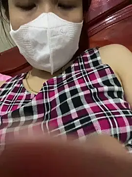 Layla 2x online show from March 2026 07:43:02 PM