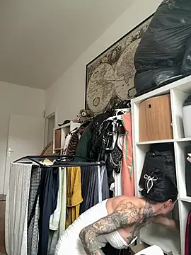 SkinnyLilly online show from June 2026 04:39:01 PM