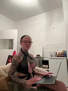 SkinnyLilly online show from July 2026 08:50:02 PM