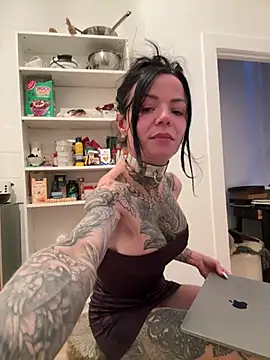 SkinnyLilly online show from May 2026 07:24:02 PM