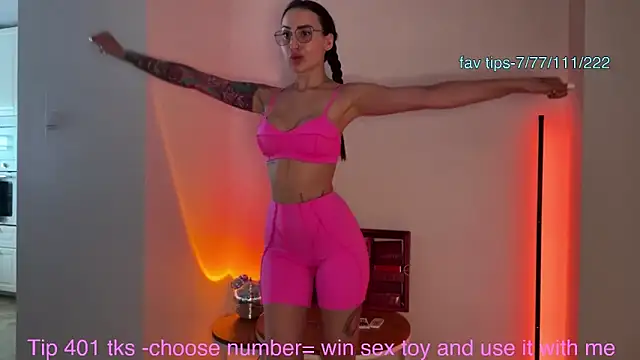Snapshot of Lilith_Lure chatting on June 2026 05:01:02 AM Lilith Lure online show from June 2026 05:01:02 AM