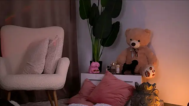 GoldenAlana online show from June 2026 04:06:02 AM