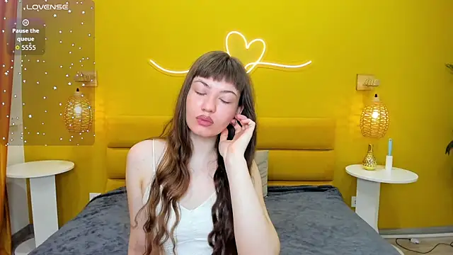 AgnesBeautiful online show from April 2026 01:56:02 AM