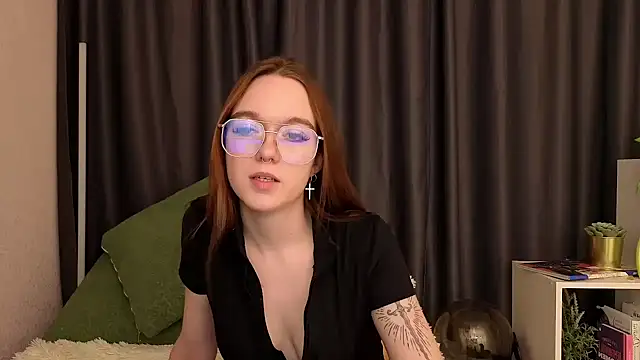 SunyLily online show from April 2026 06:40:02 AM