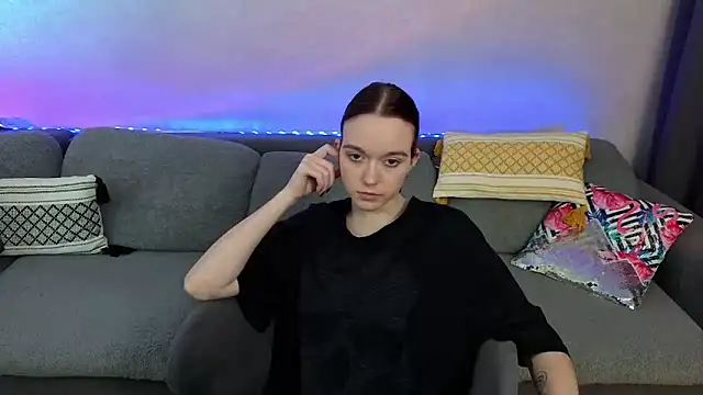 SunyLily online show from May 2026 06:32:02 AM