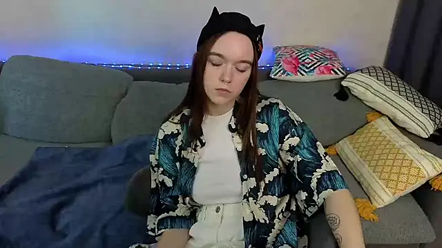 SunyLily online show from June 2026 06:47:02 AM