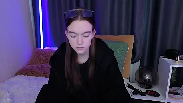 SunyLily online show from June 2026 06:40:02 AM