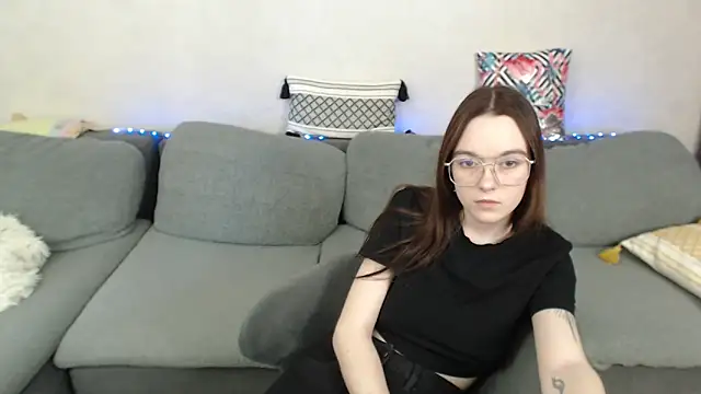 SunyLily online show from April 2026 06:59:01 AM