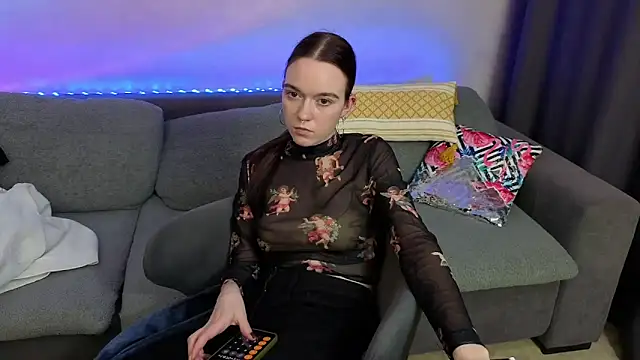 SunyLily online show from May 2026 10:36:01 AM