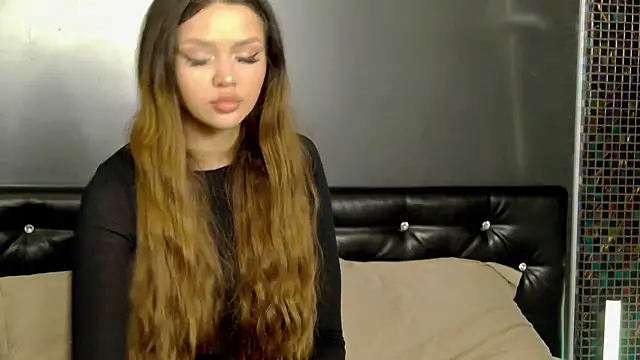 MelanieSutton online show from April 2026 03:21:01 AM