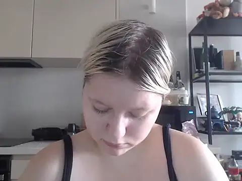Snapshot of LenaSecret19 chatting on June 2026 05:40:02 AM LenaSecret19 online show from June 2026 05:40:02 AM