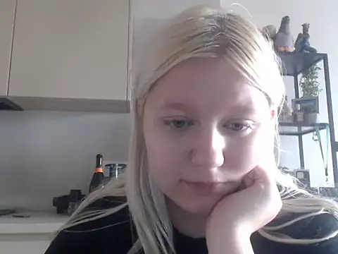 Snapshot of LenaSecret19 chatting on July 2026 05:37:01 AM LenaSecret19 online show from July 2026 05:37:01 AM