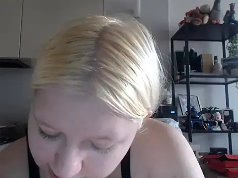 Snapshot of LenaSecret19 chatting on July 2026 05:52:02 AM LenaSecret19 online show from July 2026 05:52:02 AM