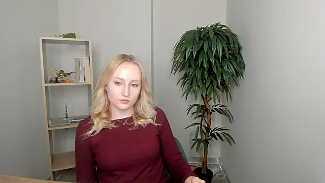 Snapshot of CatarinaGulla chatting on March 2026 09:17:01 AM CatarinaGulla online show from March 2026 09:17:01 AM