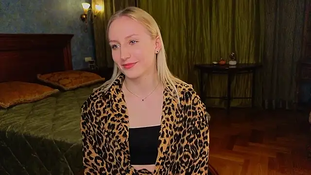 CatarinaGulla online show from March 2026 03:04:01 PM