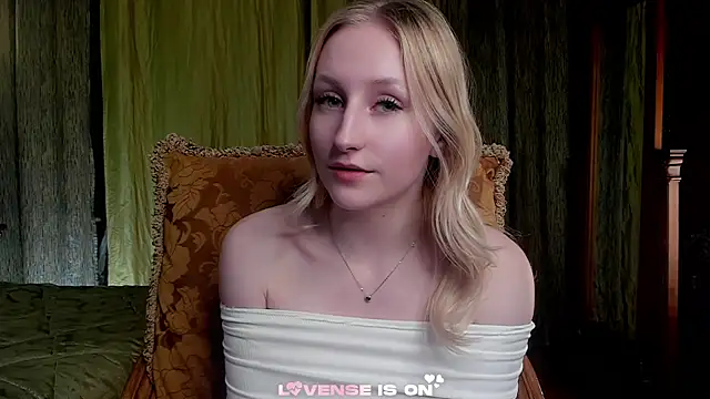 CatarinaGulla online show from April 2026 03:14:01 PM