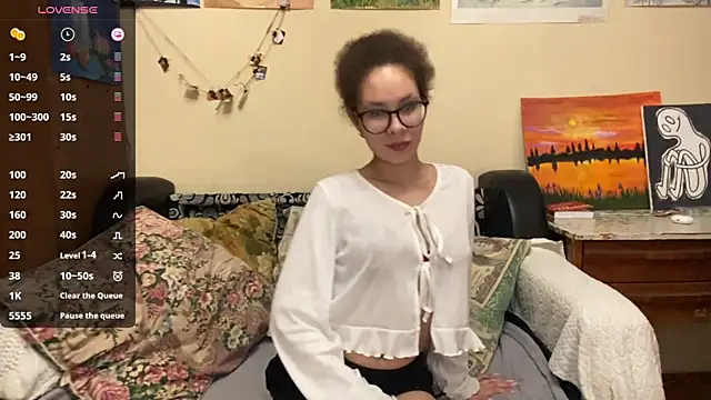 Selena blom online show from April 2026 01:06:02 PM