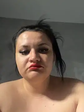 julietalovee online show from March 2026 06:52:02 PM
