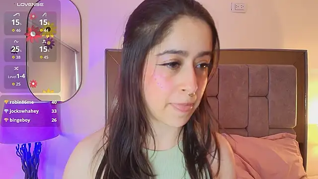 ViolettNova online show from March 2026 03:40:01 PM