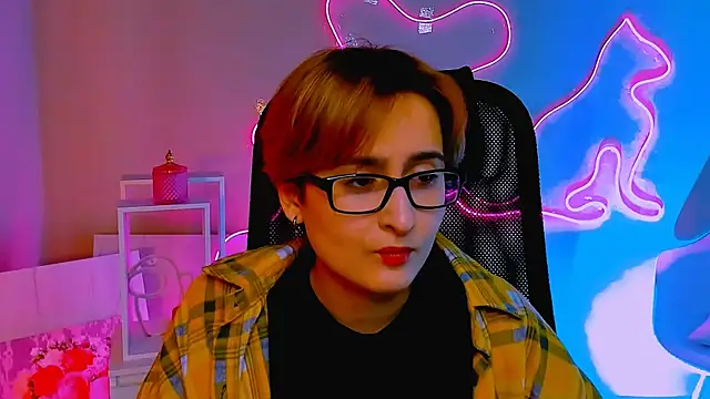 LixeLuna online show from April 2026 06:25:02 AM