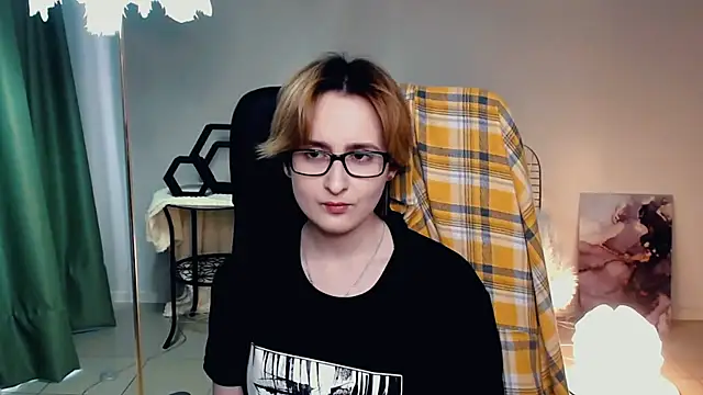 LixeLuna online show from May 2026 07:03:02 AM