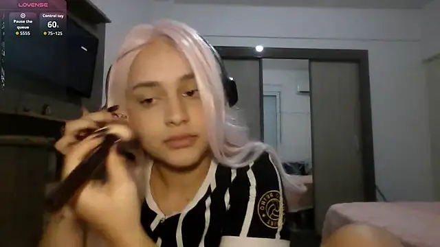 Willowlk online show from April 2026 12:11:02 AM