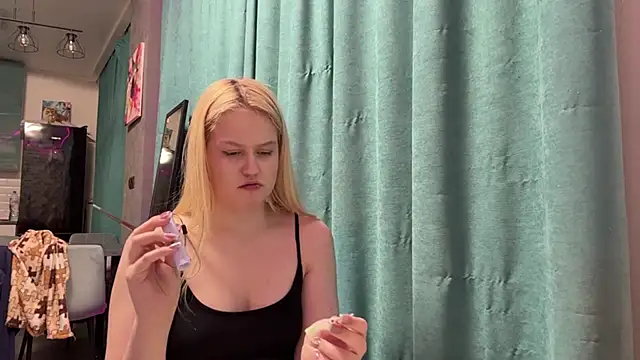 Laura Walterss online show from March 2026 03:41:02 PM