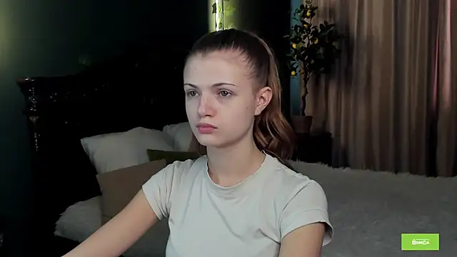 Snapshot of Enji_Rey chatting on June 2026 08:57:01 AM Enji Rey online show from June 2026 08:57:01 AM