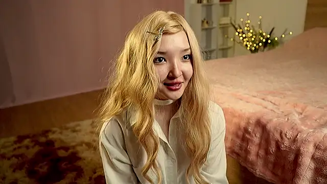 Linhmew online show from May 2026 09:07:02 PM