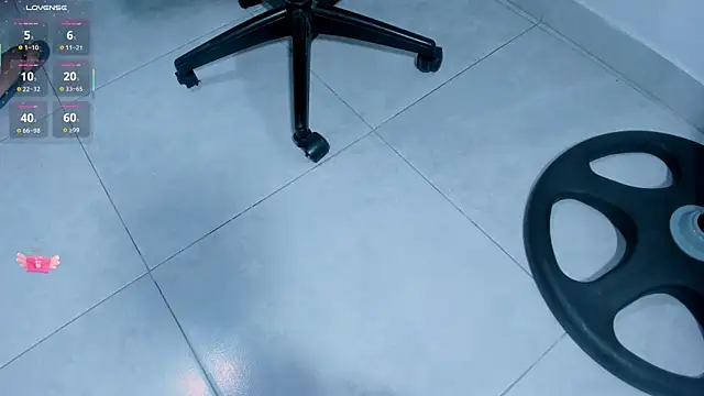 Anthonella Lux online show from April 2026 12:18:02 PM