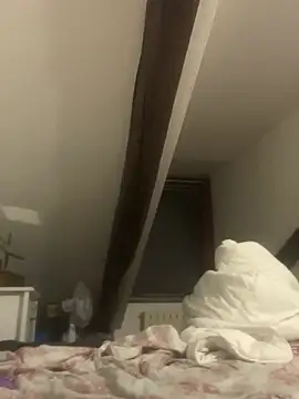 Xlilli69X online show from April 2026 07:18:01 PM