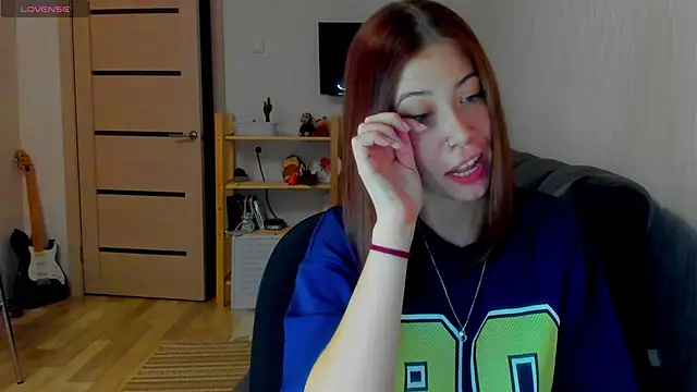 ooopsybritney online show from April 2026 01:39:01 PM