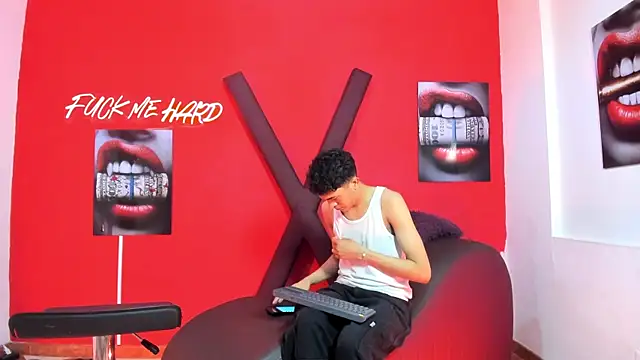 SKYN MAN online show from April 2026 01:34:01 AM