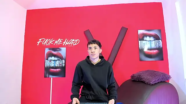 SKYN MAN online show from March 2026 01:31:02 AM