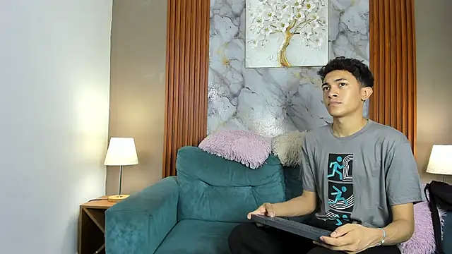 SKYN MAN online show from April 2026 01:20:02 AM