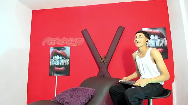 SKYN MAN online show from March 2026 01:18:02 AM