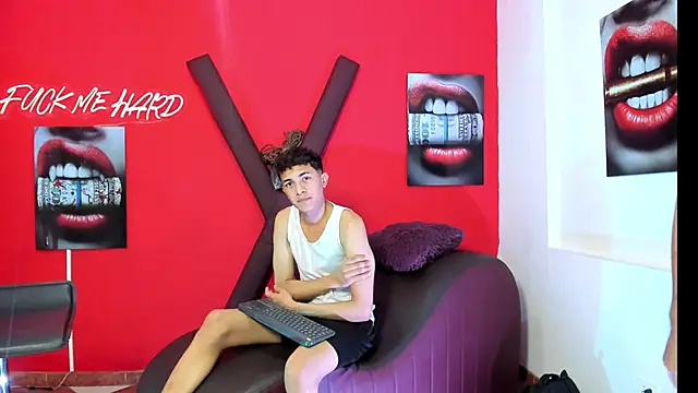 SKYN MAN online show from April 2026 07:20:02 AM