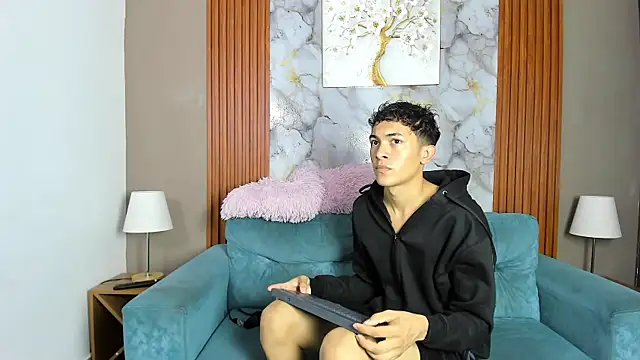 SKYN MAN online show from April 2026 01:24:02 AM