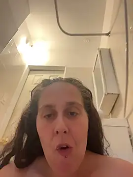 Snapshot of Lunari_witt_da_fatty chatting on July 2026 09:45:02 PM Lunari witt da fatty online show from July 2026 09:45:02 PM