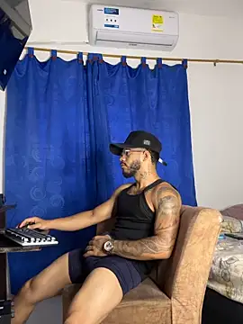 Snapshot of Kenny_romano chatting on March 2026 12:24:01 PM Kenny romano online show from March 2026 12:24:01 PM