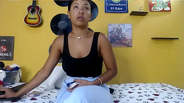 lilithevil32 online show from April 2026 12:24:01 AM