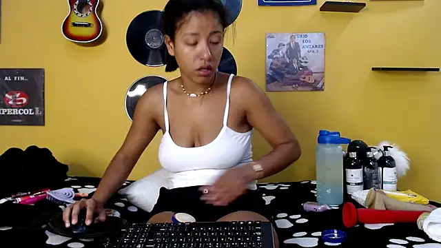 lilithevil32 online show from April 2026 01:51:02 AM