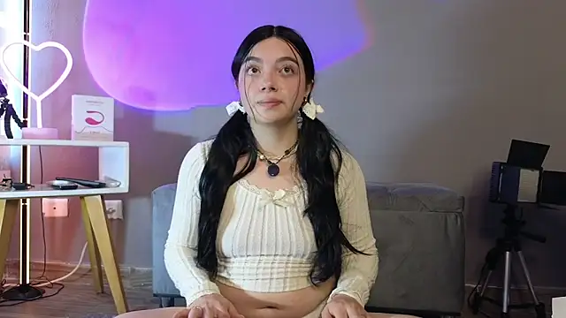 Im Elaris online show from March 2026 04:13:01 PM