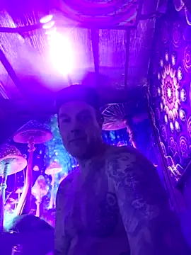 Snapshot of drednasty chatting on April 2026 11:33:02 PM drednasty online show from April 2026 11:33:02 PM